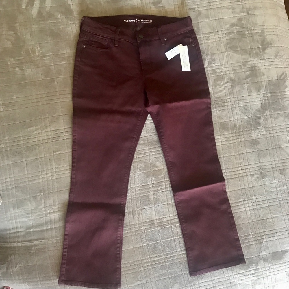 NWT Old Navy Burbundy/wine fit and flare , mid rise tall-crop (size 4)